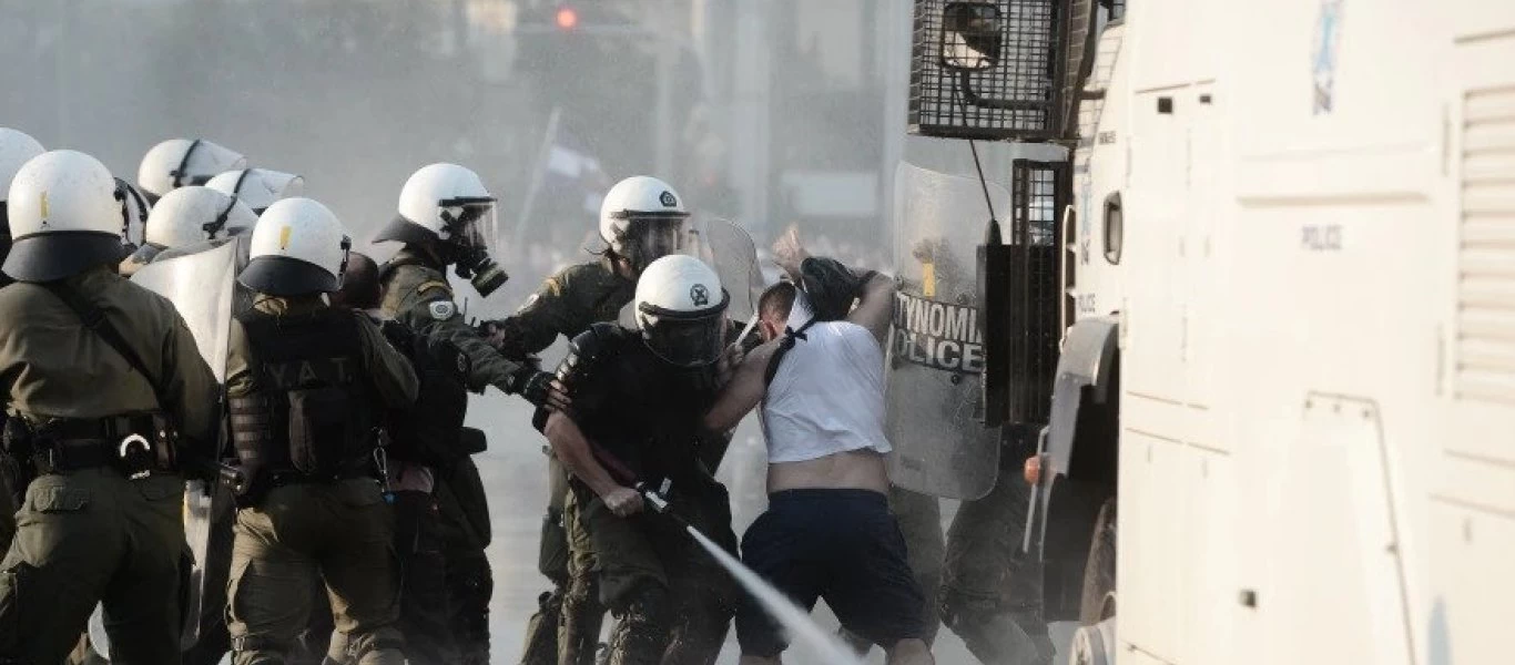 Άγριο κυνηγητό των διαδηλωτών από την ΕΛ.ΑΣ: Πέντε προσαγωγές